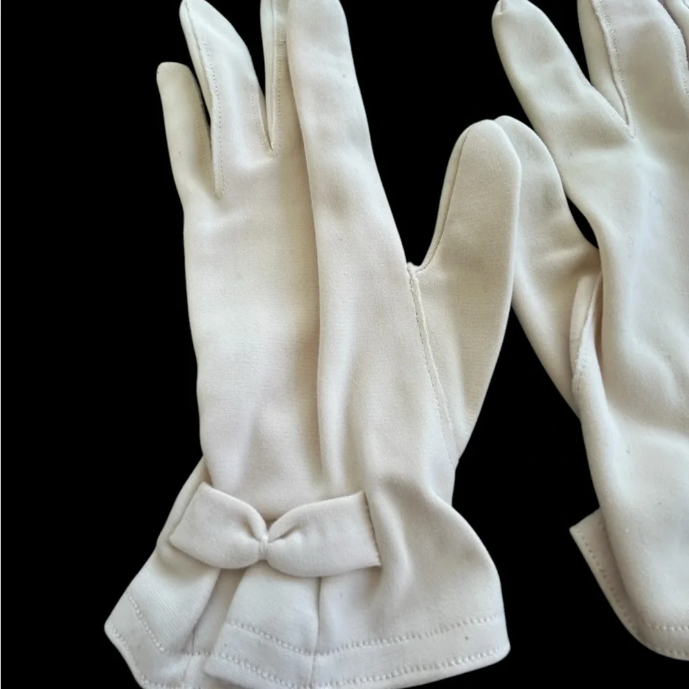 Vintage Lady Gay Gloves Off White in Package Wrist Length Bow Gathered READ